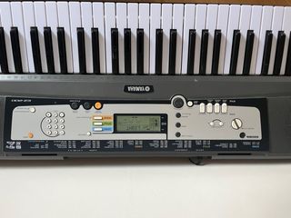 Teclado Yamaha Portatone EZ-200