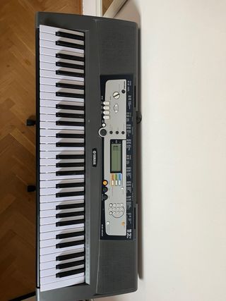Teclado Yamaha Portatone EZ-200