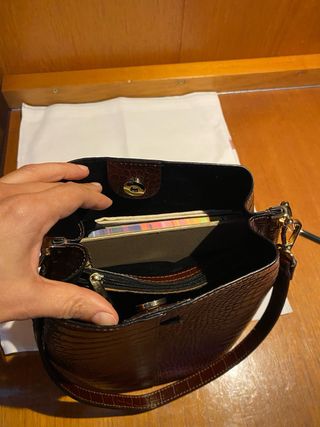 Bolso tipo saco piel marrón. Bolso Aurora Banoffee