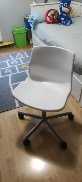 Silla Ikea Blanca Plástico y Metal