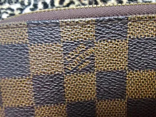 Cartera Louis Vuitton Marrón y Dorada