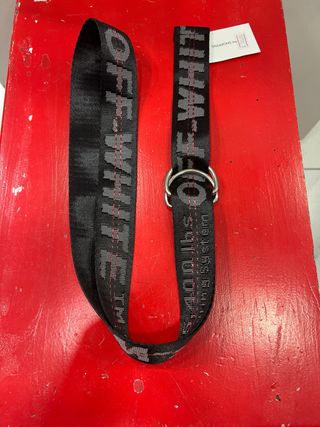 Lote Off-White: Gorra, Cinturón y Correa