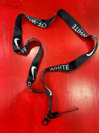 Lote Off-White: Gorra, Cinturón y Correa