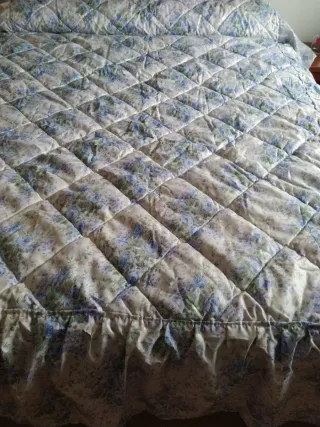 Colcha bouti floral con volantes