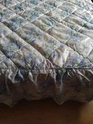 Colcha bouti floral con volantes