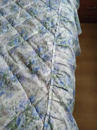 Colcha bouti floral con volantes