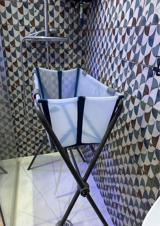 Bañera Stokke plegable + 2 hamacas de baño