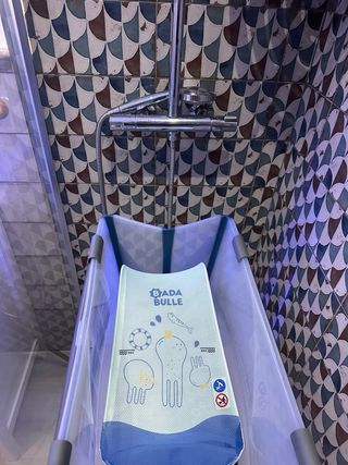 Bañera Stokke plegable + 2 hamacas de baño