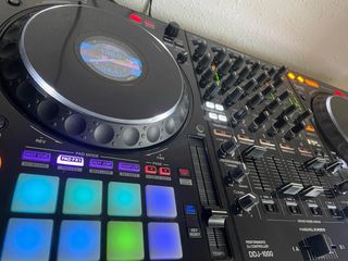 Controlador DJ Pioneer DDJ-1000