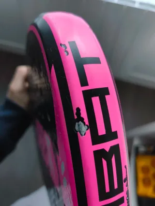 Pala de pádel Kombat Arenal Manu Martin