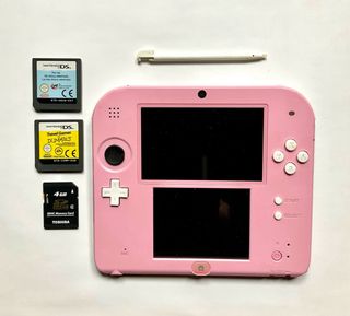 CONSOLA NINTENDO 2DS Rosa + 2 juegos.