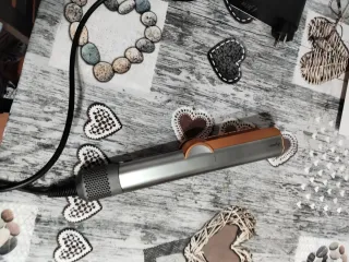 Piastra per capelli Dyson Airstrait