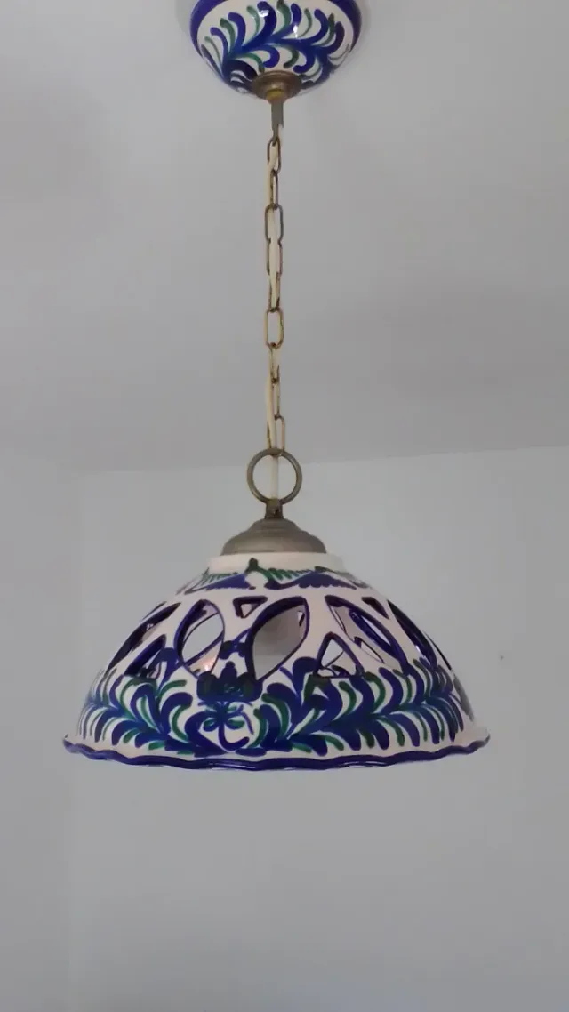 Lámpara de techo cerámica azul y blanca