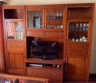 Mueble de salón madera cerezo.