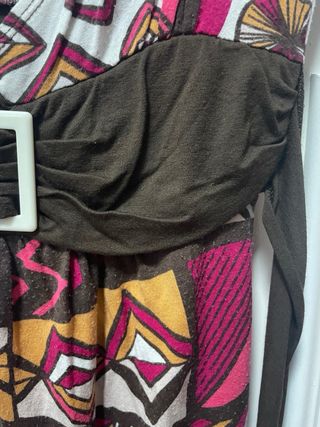 Blusa estampada Formula J Talla 38 con cinturón