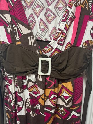 Blusa estampada Formula J Talla 38 con cinturón