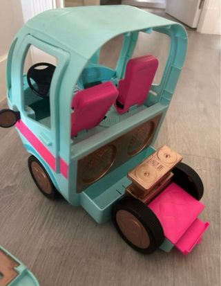 Caravana LOL Surprise 4 en 1 + maletin + muñecas