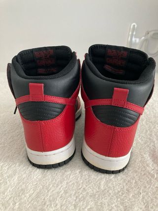 Zapatillas Nike Dunk High Negro y Rojo 38.5