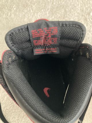 Zapatillas Nike Dunk High Negro y Rojo 38.5