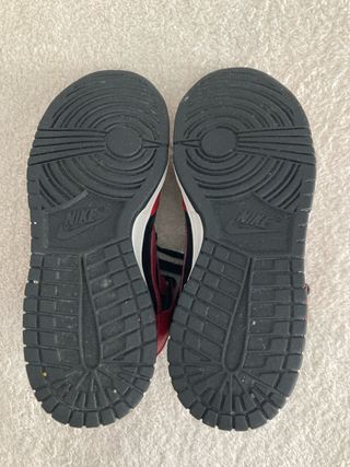 Zapatillas Nike Dunk High Negro y Rojo 38.5