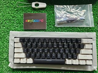 Teclado Mecánico Negro y Blanco