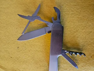 Coltellino multiuso souvenir Parigi