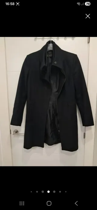 Abrigo de paño negro