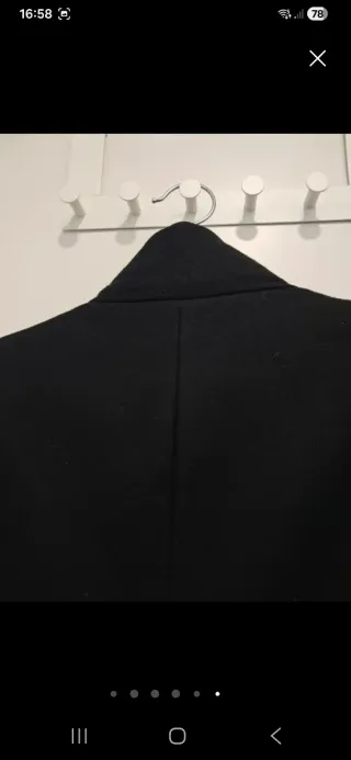 Abrigo de paño negro