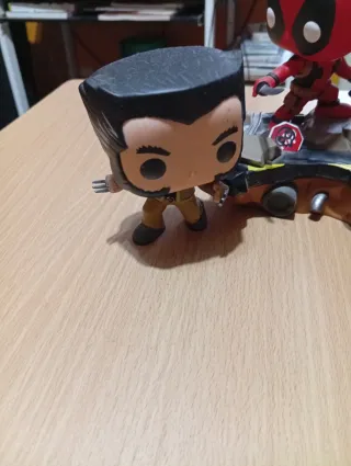 Packs de 6 tomos comics Marvel + 2 funkos