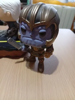 Packs de 6 tomos comics Marvel + 2 funkos