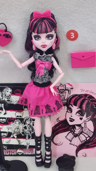 Monster High Draculaura Picture Day