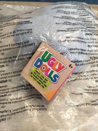 Hasbro UglyDolls Muñeco de Peluche Babo, 22 cm