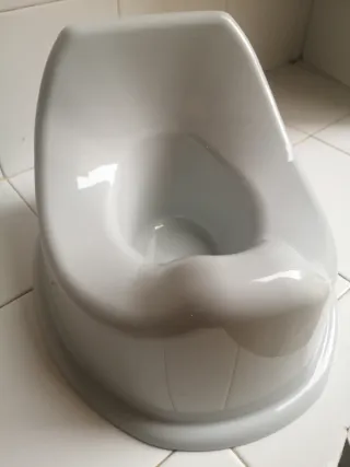 Orinal infantil gris