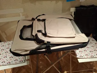 Transportín perro mediano beige y marrón.