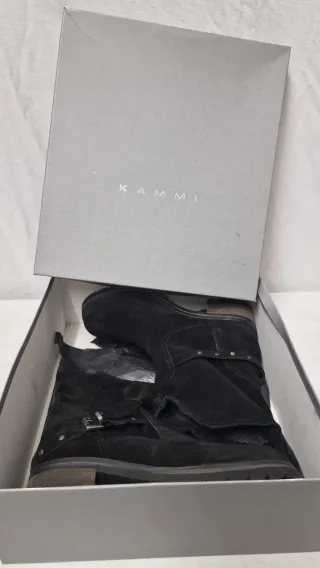 Stivali Kammi neri in camoscio