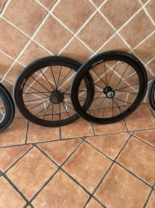 Ruedas Lightweight in Carbonio