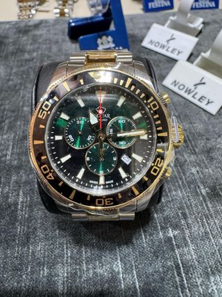 Reloj Jaguar Cronógrafo Suizo Dorado y Verde