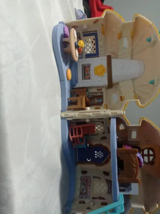 Mini casa de muñecas con accesorios