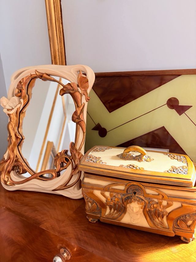 Caja Art Nouveau Modernista