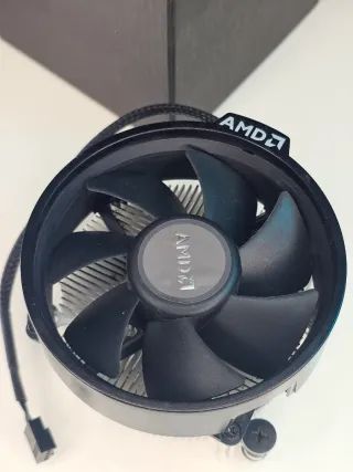 Procesador AMD Ryzen 5 2600X + Disipador original