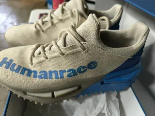 Adidas human race Talla 44