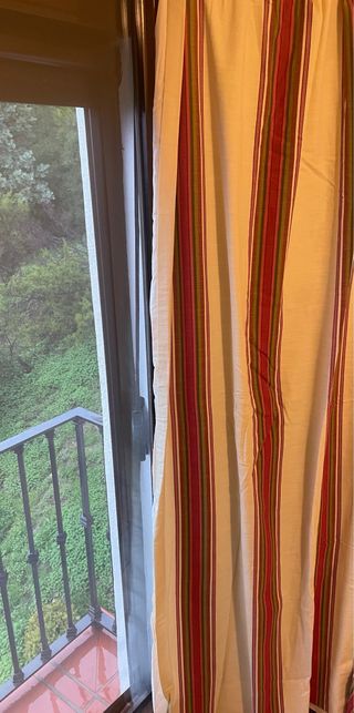 Cortina de tela con rayas de muy buena calidad