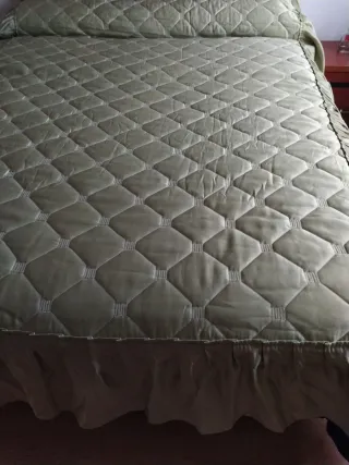 Colcha bouti verde con volantes