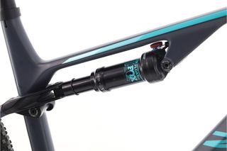 Canyon Lux Trail CF 7 XT (MTB) t.M Reacondicionada