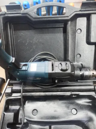 Taladro percutor con maletín