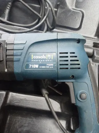 Taladro percutor con maletín