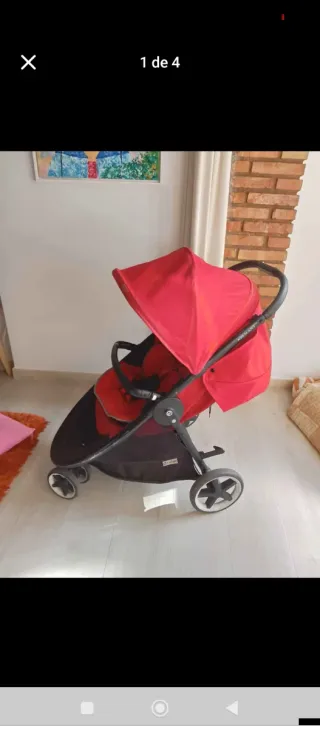 Carrito de bebé rojo