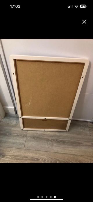 Pizarra Ikea con estante