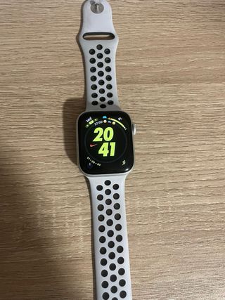 Apple Watch SE Nike 44mm