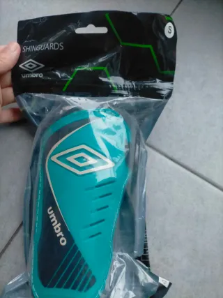 Espinilleras Umbro